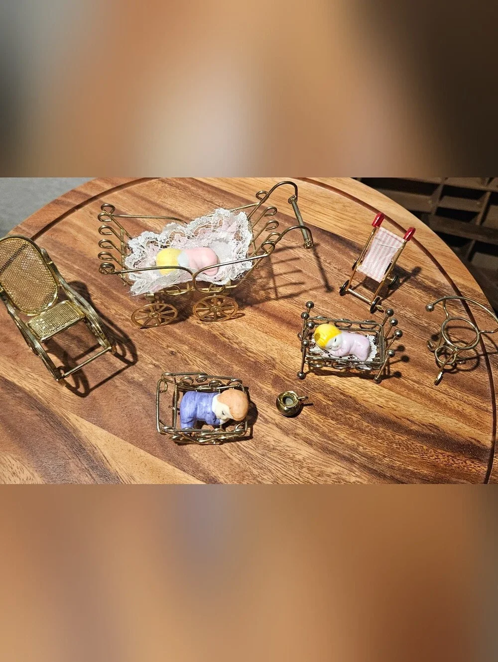 Bundle Of Vintage Dollhouse Furniture